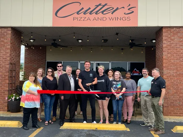 cutter's pizzeria and wings grand opening